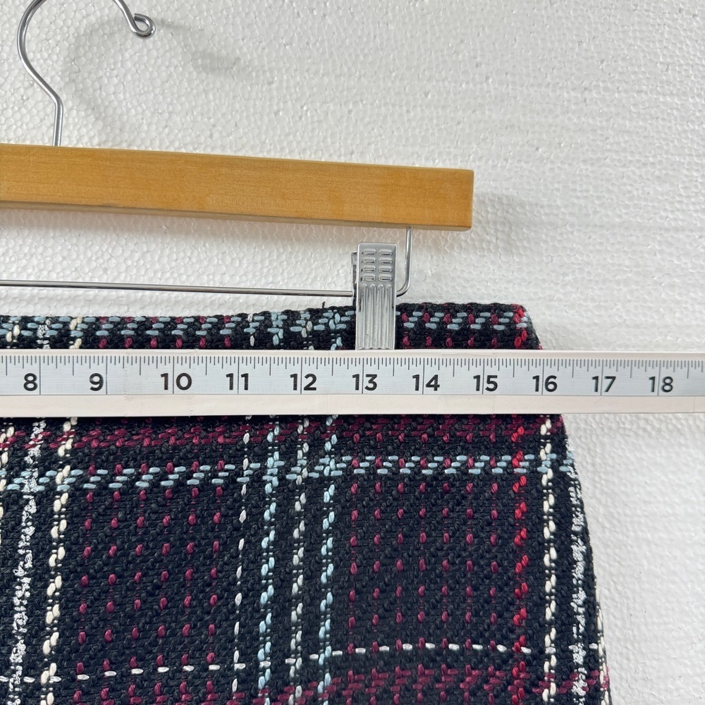 White House Black Market Women Plaid Tweed Mini Skirt 6 Black Red White Holidays - Picture 6 of 13